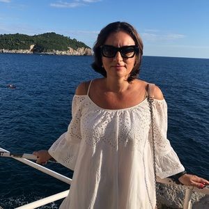 Meet your Posher, Lena